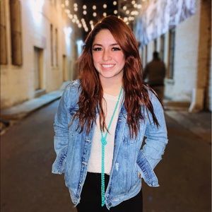 Meet your Posher, Brittany